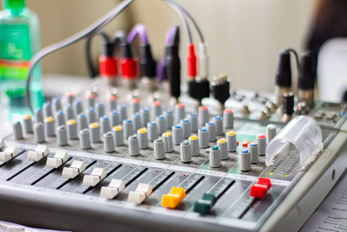 audio mixer